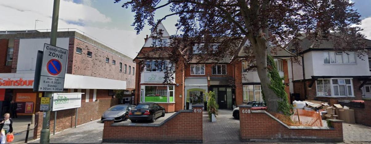 شقة Peaceful Studio-Flat With Driveway In Golders Green لندن المظهر الخارجي الصورة