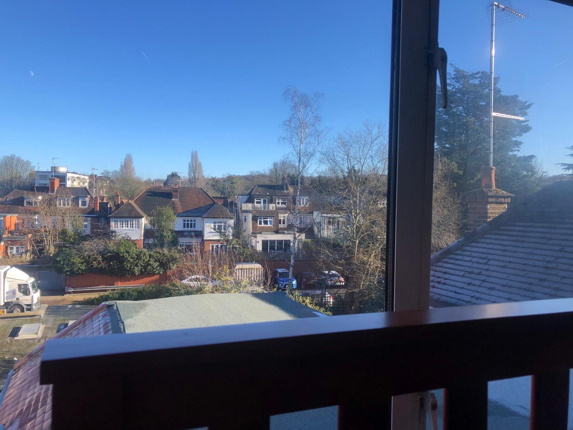 شقة Peaceful Studio-Flat With Driveway In Golders Green لندن المظهر الخارجي الصورة