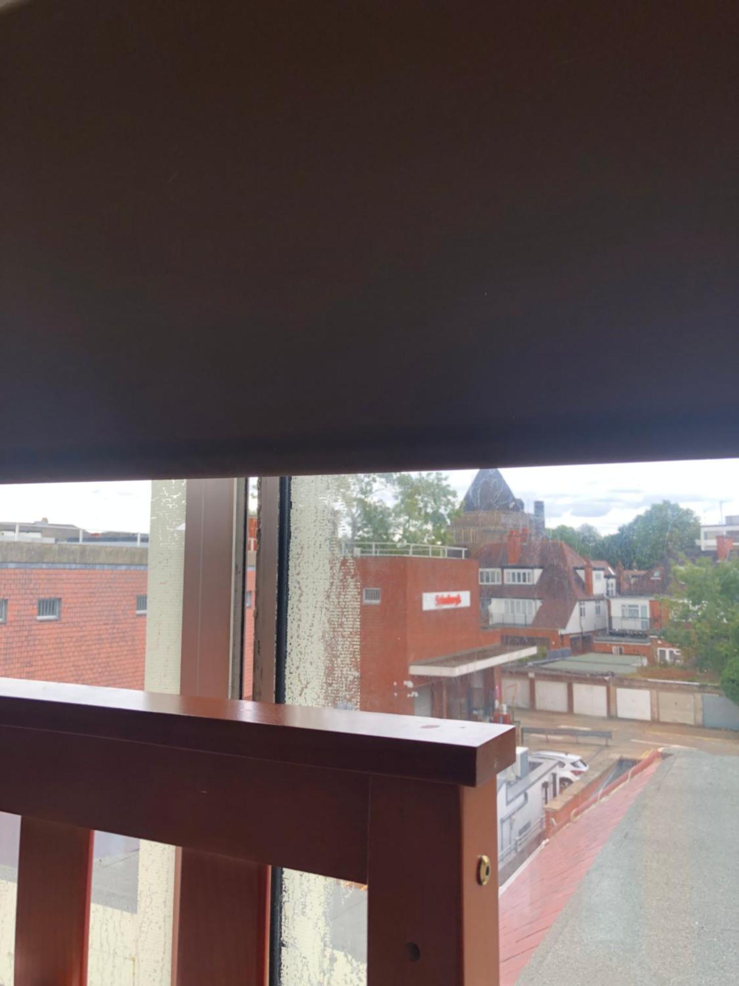شقة Peaceful Studio-Flat With Driveway In Golders Green لندن المظهر الخارجي الصورة